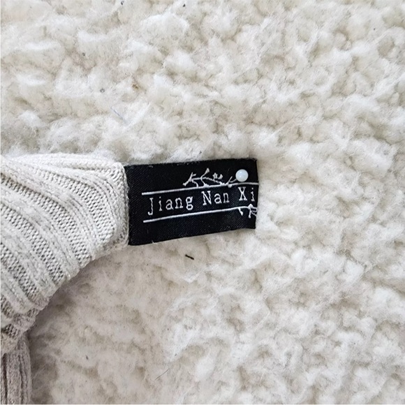 V-neck Sweater - Picture 5 of 13